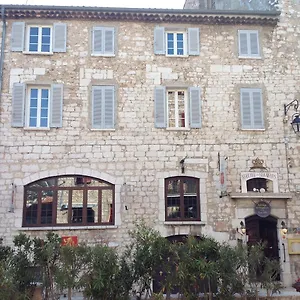 auberge-des-seigneurs.fr-provencehotel.com/